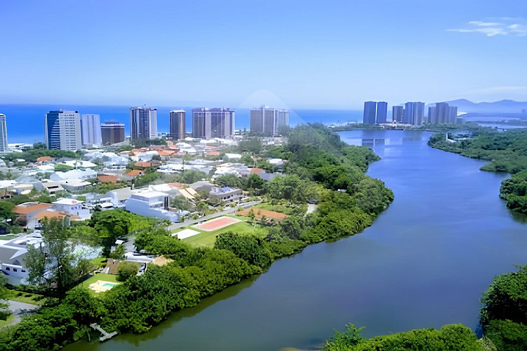 Ocean View w/ Balcony & Tub – 8-min walk to Beach