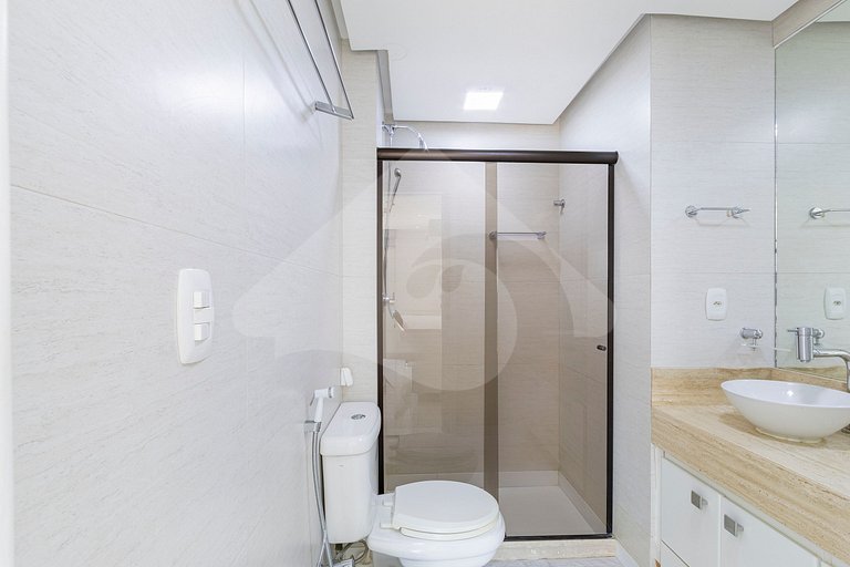 Cobertura na Frente da Praia com Hidro e Suítes