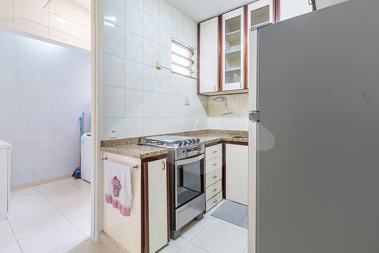 2 min from Copacabana Beach | Spacious & Renovated