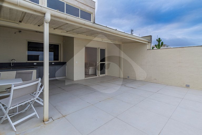 Em frente a Praia: Cobertura Duplex de Luxo com Espaço Gourm