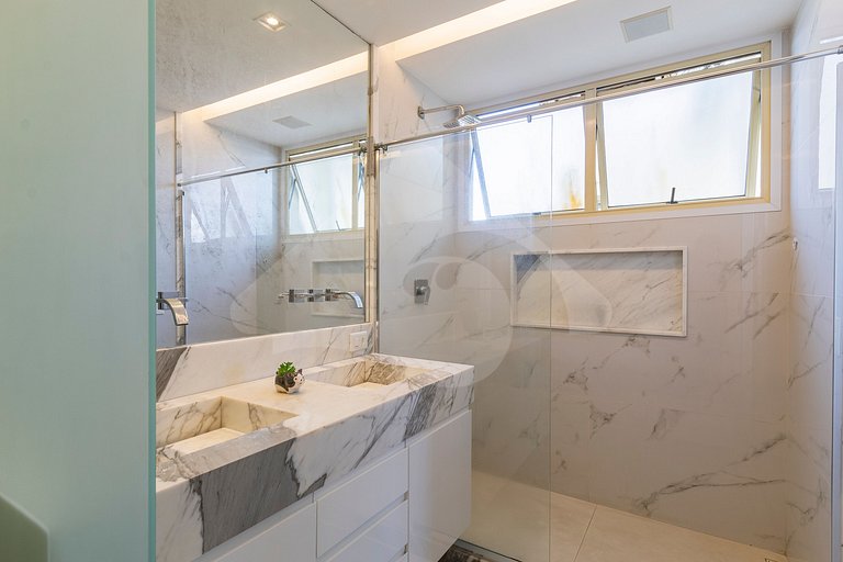 Vista da Praia: Cobertura com Espaço Gourmet