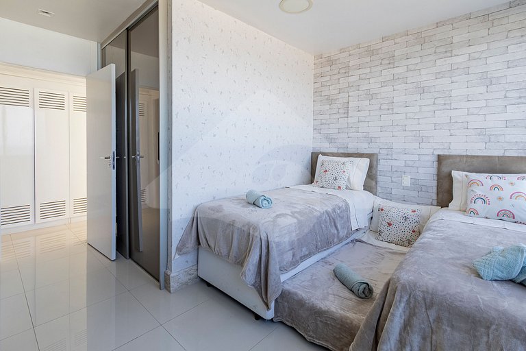 Em frente a Praia: Cobertura Duplex de Luxo com Espaço Gourm