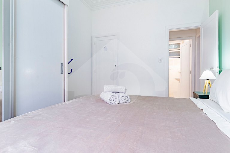 5 min a pé da Praia de Copa | Decorado e Renovado