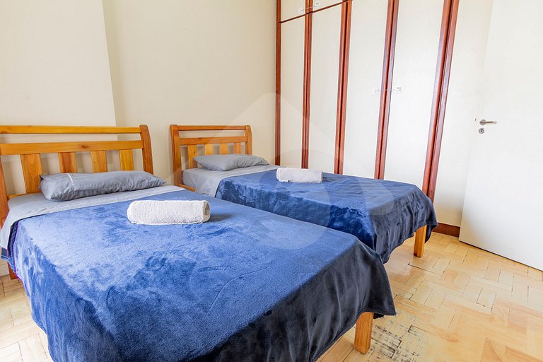 6-min walk to Copacabana Beach | Pool & Sauna