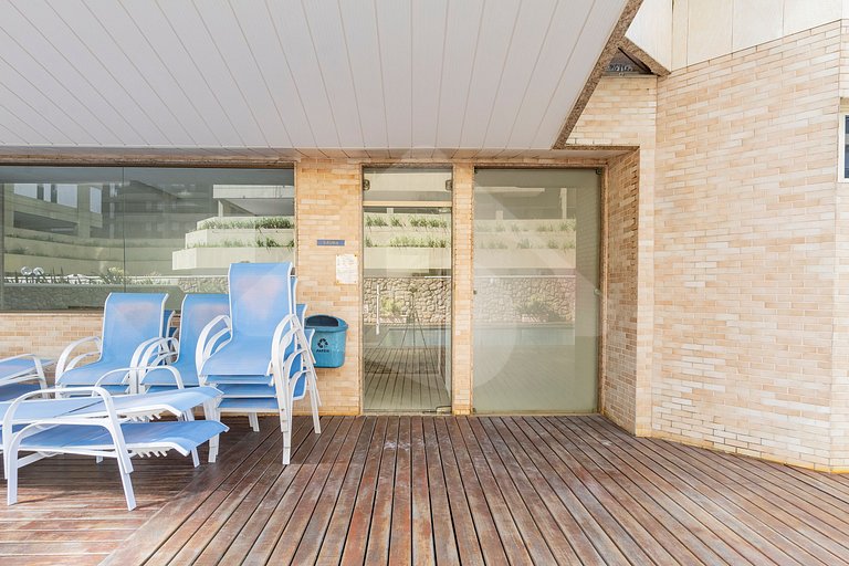 Beachfront: Luxury Duplex Penthouse with Gourmet Area in Bar