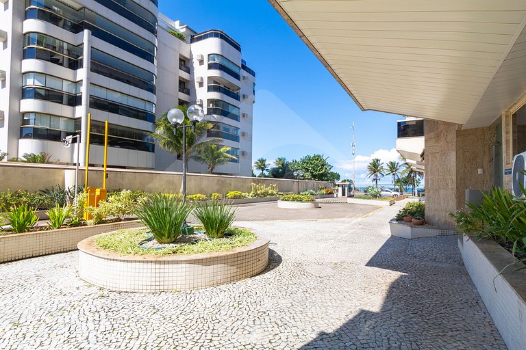 Vista da Praia: Duplex de Luxo com Espaço Gourmet
