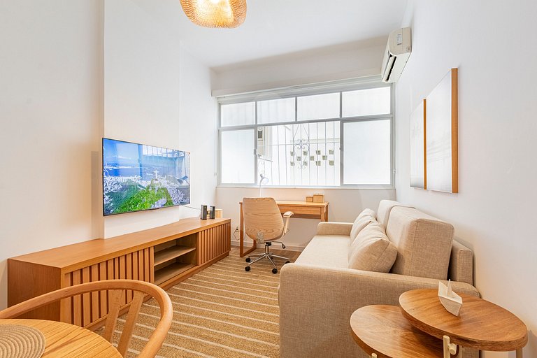 7 min walk to Copa Beach | Beautiful & Renovated