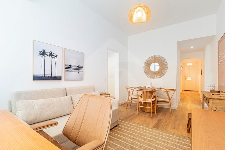 7 min walk to Copa Beach | Beautiful & Renovated
