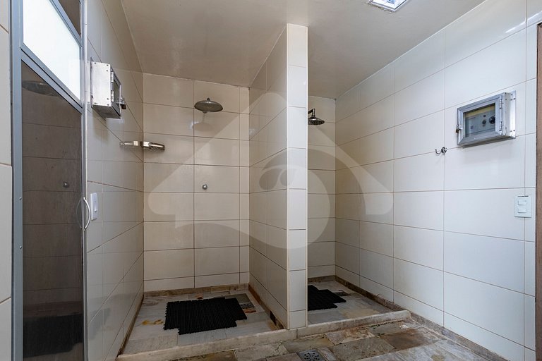Condo Four Seasons Residence Service