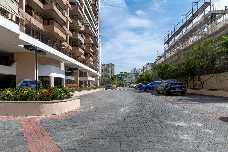 Condo Four Seasons Residence Service