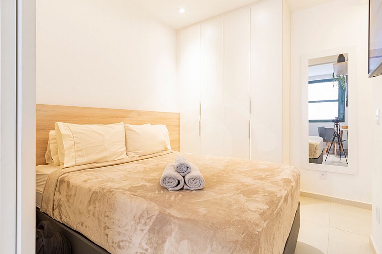 8 minutes walk from the subway | Renovated and Cozy