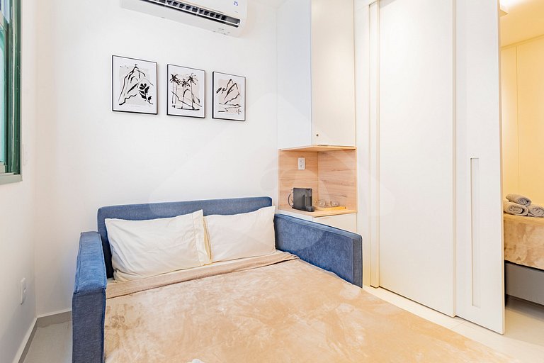 8 minutes walk from the subway | Renovated and Cozy
