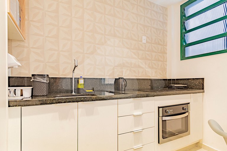 8 minutes walk from the subway | Renovated and Cozy