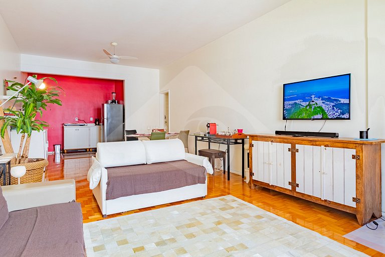 4 min from Copacabana Beach | Spacious and Cozy
