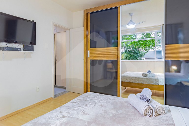 5 min walking to Leblon beach | Quiet and Stylish