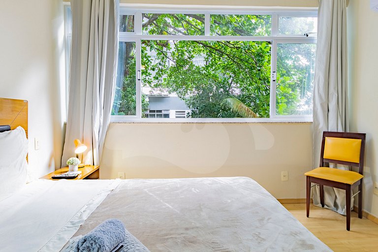 5 min walking to Leblon beach | Quiet and Stylish
