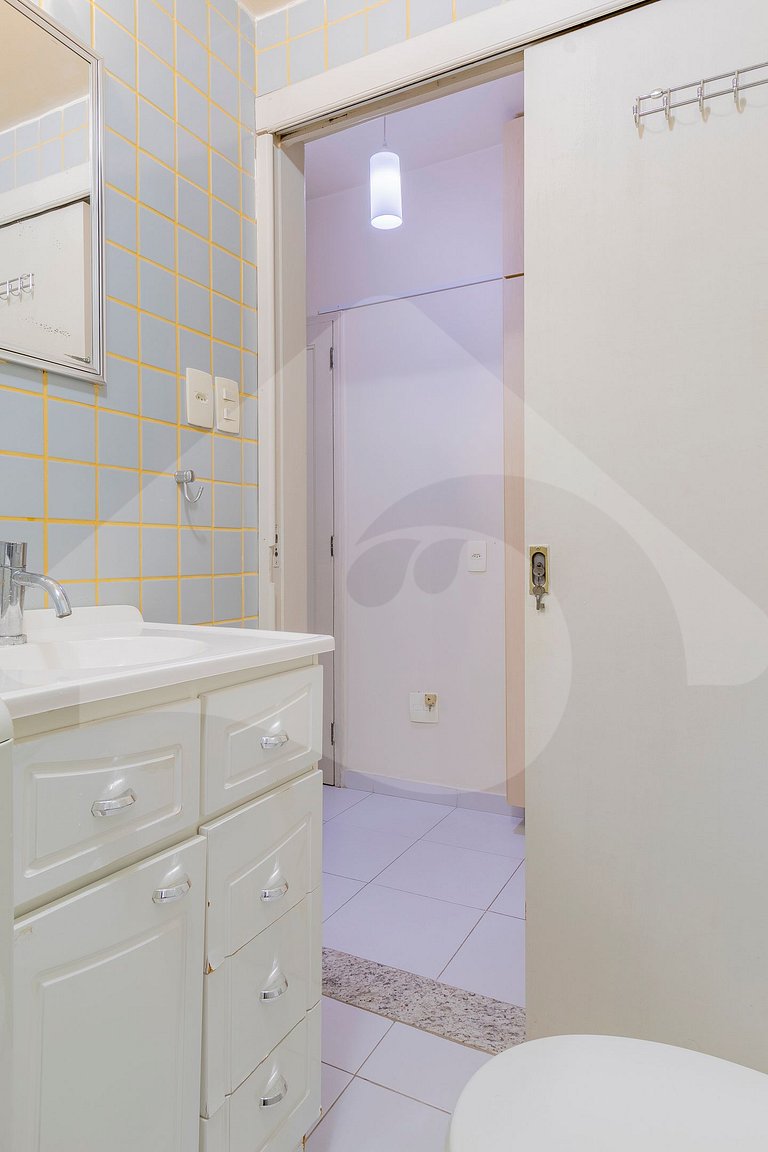 5 min walking to Leblon beach | Quiet and Stylish