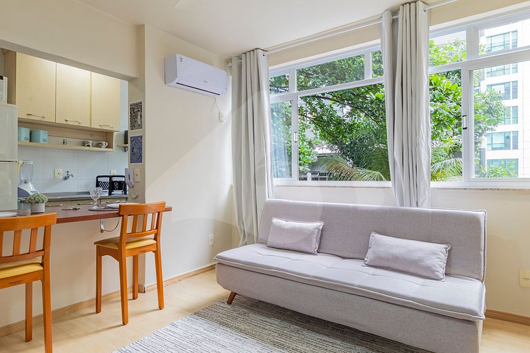 5 min walking to Leblon beach | Quiet and Stylish