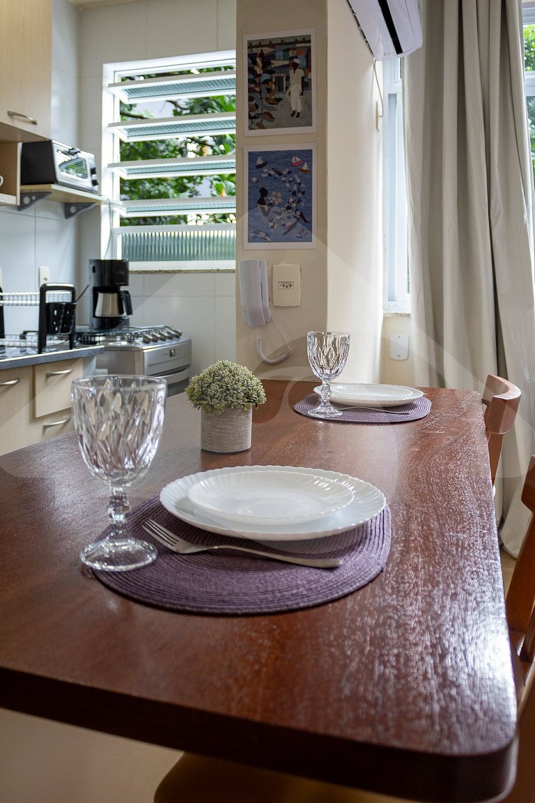 5 min walking to Leblon beach | Quiet and Stylish