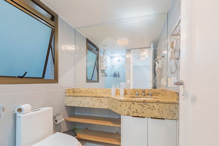 Apartamento na Frente da Praia | Calmo e Decorado