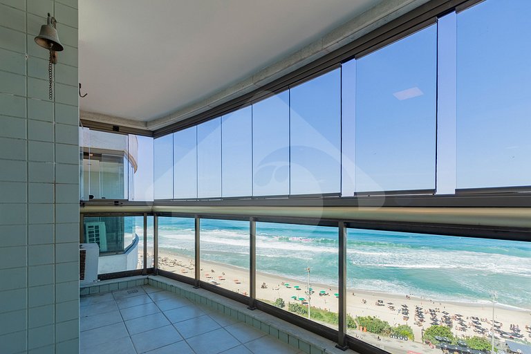 Beachfront Apartment | Calm and Stylish
