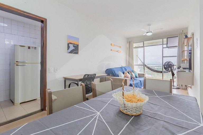Ocean View w/ Balcony & Tub – 8-min walk to Beach
