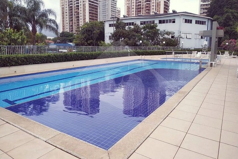 Ocean View w/ Balcony & Tub – 8-min walk to Beach