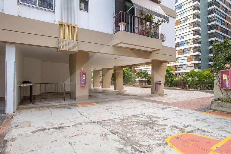 Fully equipped for your baby! Office and Garage