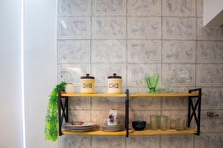 2 min walk from Copacabana Beach| Airy and Compact