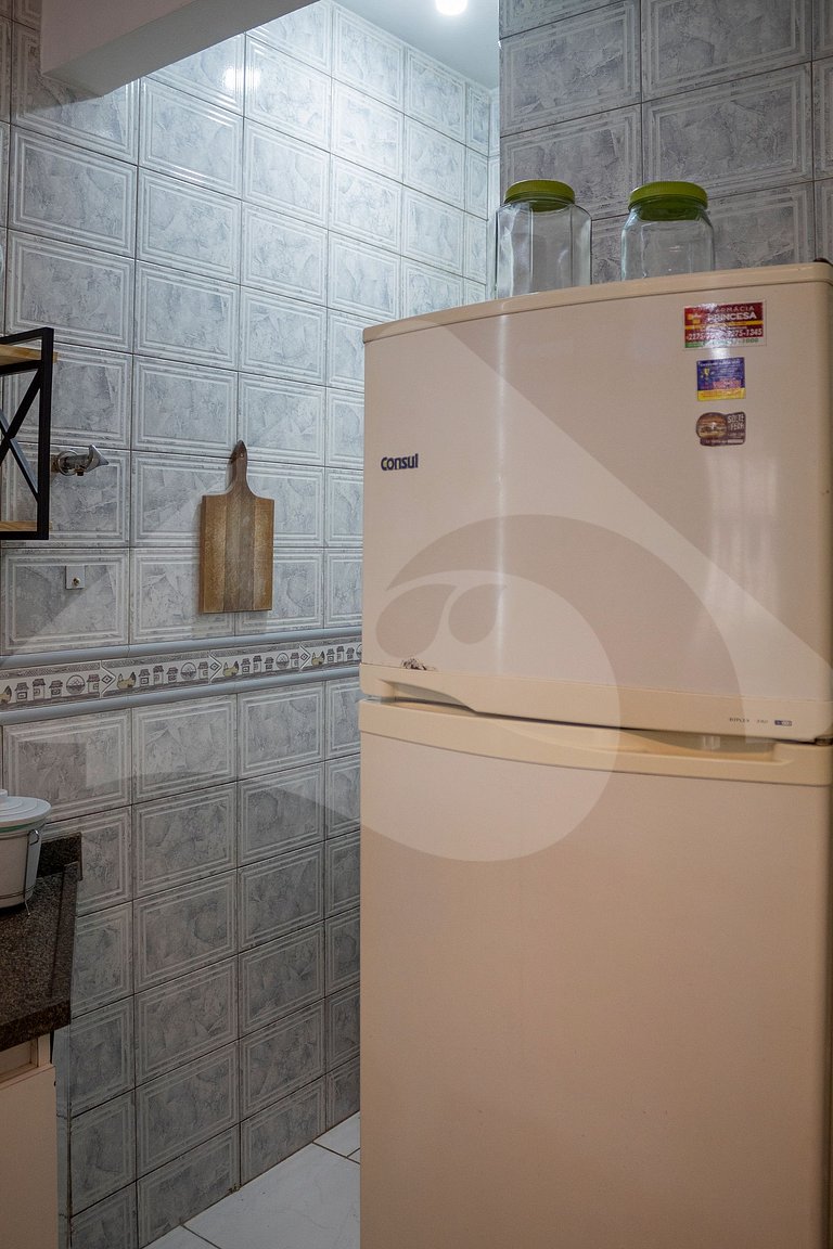 2 min walk from Copacabana Beach| Airy and Compact